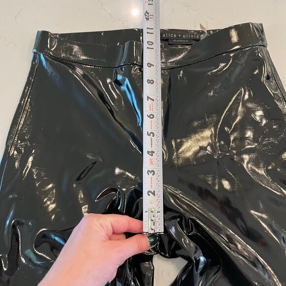 alice + olivia Maddox Back Zip Vegan Leather Leggings Pants size 4 - Picture 10 of 11